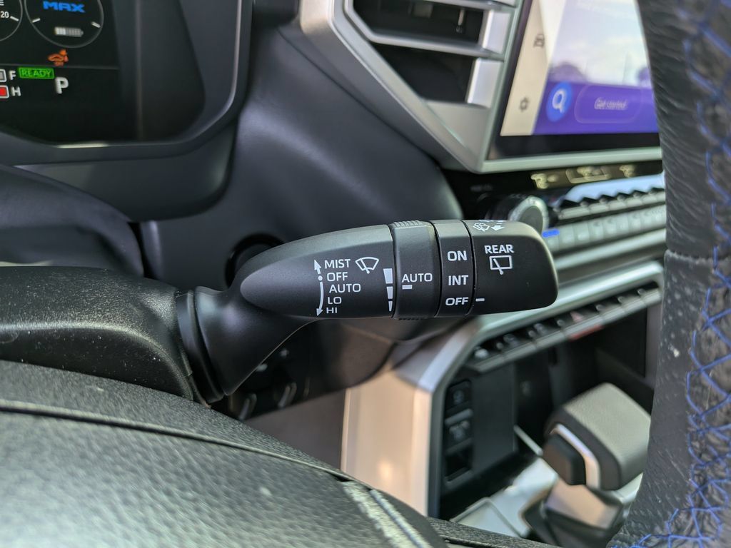 Used 2025 Toyota Sequoia Platinum AWD/4WD image 40
