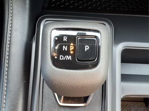 Used 2025 Nissan Pathfinder S AWD/4WD image 23