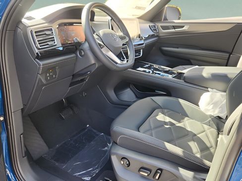 New 2026 Volkswagen Atlas Cross Sport SE image 12