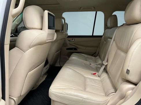 Used 2015 Lexus LX 570 4WD w/ Luxury Package image 46