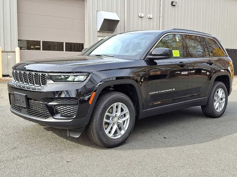 New 2025 Jeep Grand Cherokee Laredo X image 2