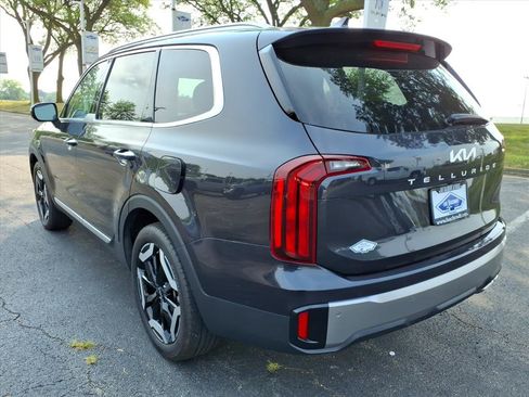 Used 2025 Kia Telluride S FWD image 5