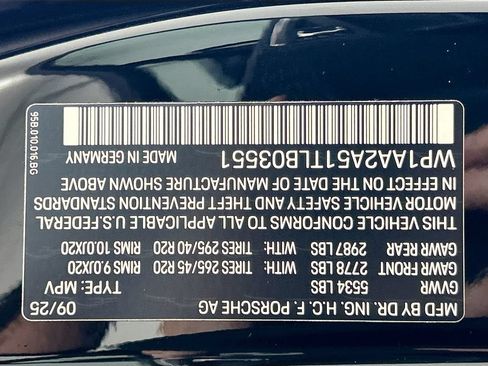 Used 2026 Porsche Macan AWD/4WD image 36