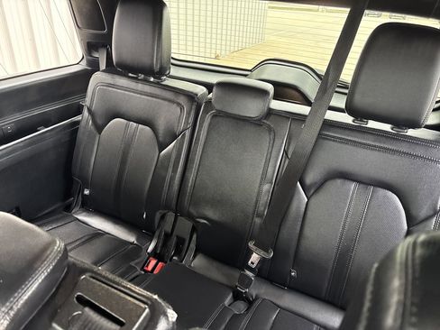 Used 2020 Ford Expedition Limited image 30