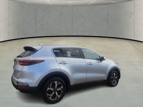 Used 2020 Kia Sportage LX image 5