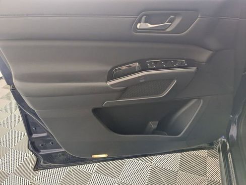Used 2022 Nissan Pathfinder SL FWD image 10