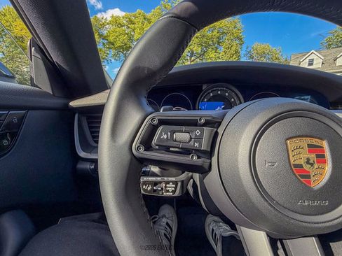 Used 2021 Porsche 911 Carrera RWD image 31