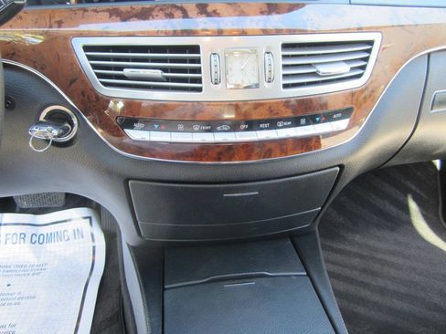 Used 2008 Mercedes-Benz S 550 image 33