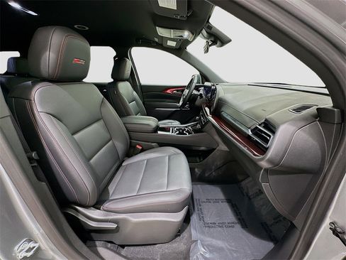 Used 2025 Chevrolet Traverse Z71 image 30