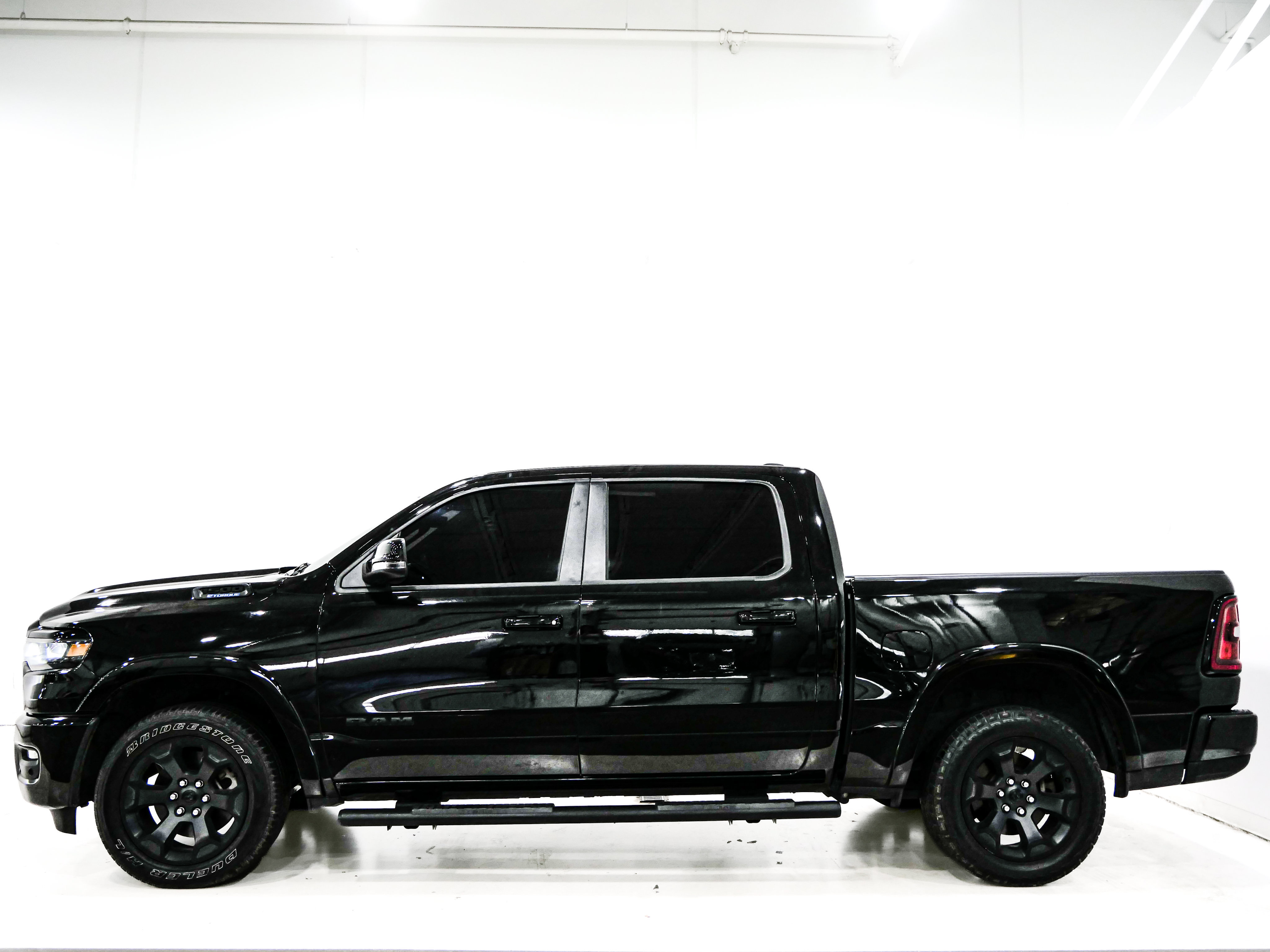 Used 2025 RAM 1500 Big Horn AWD/4WD image 4