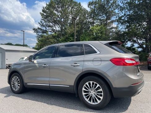 Used 2017 Lincoln MKX Select w/ Select Plus Package FWD image 5
