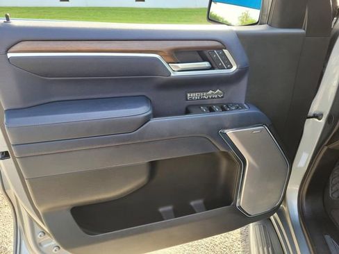 Used 2025 Chevrolet Silverado 1500 High Country image 17