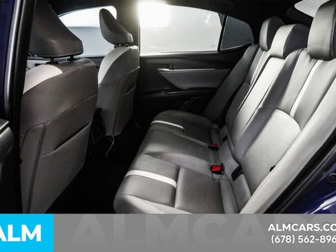 Used 2025 Toyota Camry SE image 17