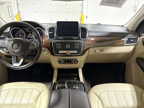 Used 2019 Mercedes-Benz GLS 450 4MATIC image 10