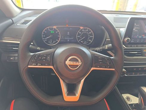 Used 2023 Nissan Altima 2.5 SV AWD/4WD image 9