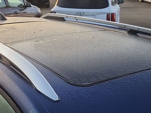 Used 2020 Chevrolet Equinox LT image 2