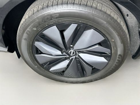 Used 2023 Nissan Ariya FWD image 11