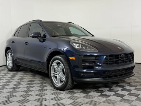 Certified 2021 Porsche Macan image 8