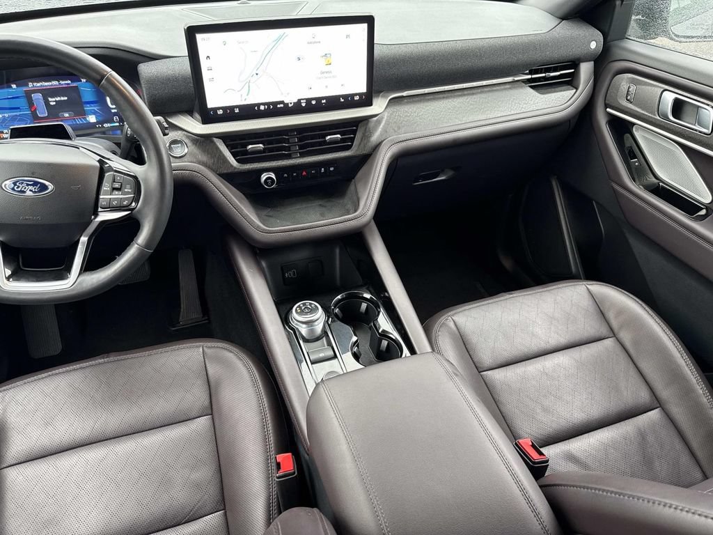 Used 2026 Ford Explorer Platinum AWD/4WD image 16