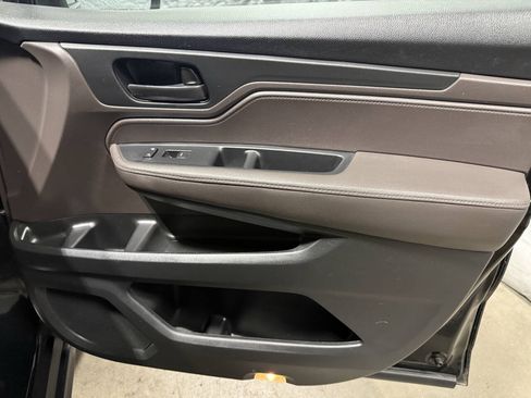 Used 2019 Honda Odyssey EX-L image 12