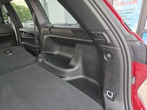 Used 2023 Jeep Grand Cherokee Altitude AWD/4WD image 91