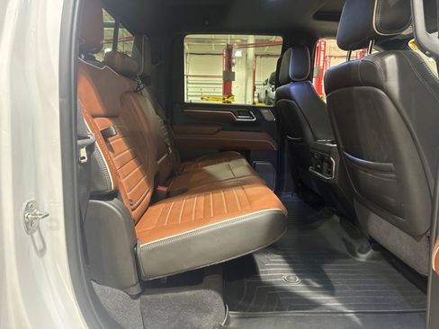 Used 2025 GMC Sierra 2500 Denali Ultimate AWD/4WD image 47