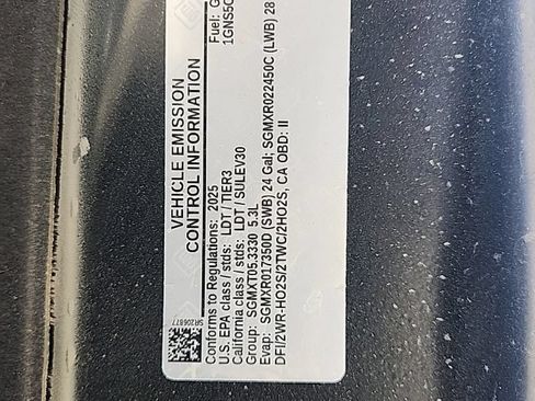 Certified 2025 Chevrolet Suburban LT RWD image 8
