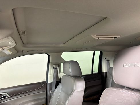 Used 2016 GMC Yukon XL Denali w/ Open Road Package AWD/4WD image 14