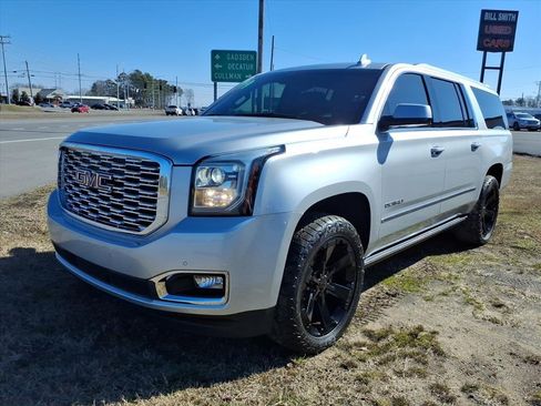 Used 2019 GMC Yukon XL Denali w/ Denali Ultimate Package image 3