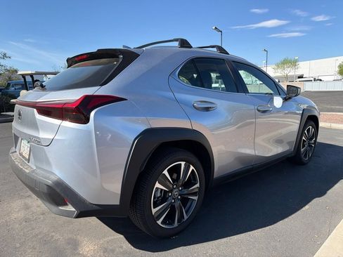 Used 2025 Lexus UX 300h FWD w/ Accessory Package (Z2) image 3