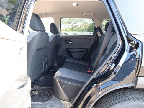 Used 2022 Nissan Rogue SV AWD/4WD image 19
