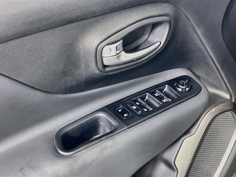 Used 2022 Jeep Renegade Latitude w/ Convenience Group AWD/4WD image 18
