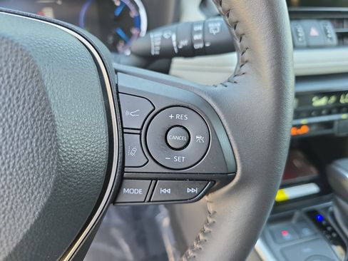 Used 2024 Toyota RAV4 XLE Premium image 20