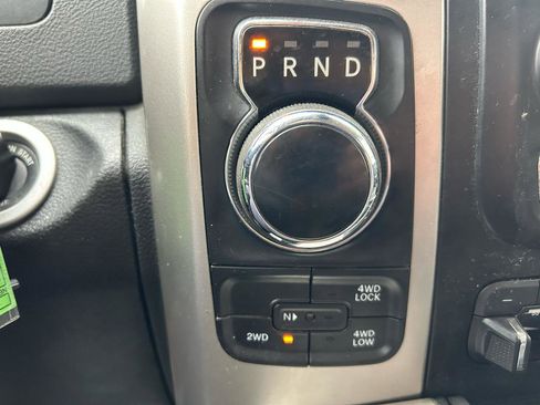 Used 2016 RAM 1500 Classic SLT w/ Luxury Group image 27