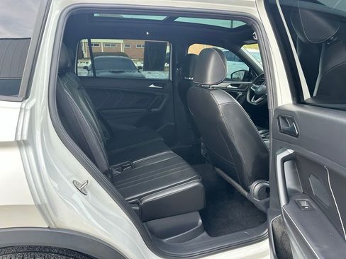Used 2023 Volkswagen Tiguan SE R-Line image 18