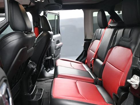 Used 2023 Jeep Wrangler Unlimited Rubicon 4xe AWD/4WD image 19
