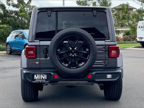 Used 2021 Jeep Wrangler Unlimited Sahara image 4