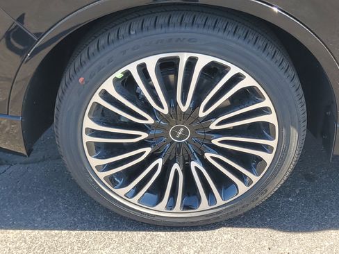 New 2026 Lincoln Aviator Black Label w/ Dynamic Handling Package AWD/4WD image 5