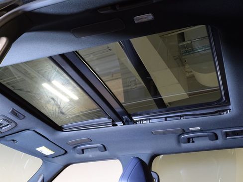 Certified 2026 INFINITI QX80 4WD image 4