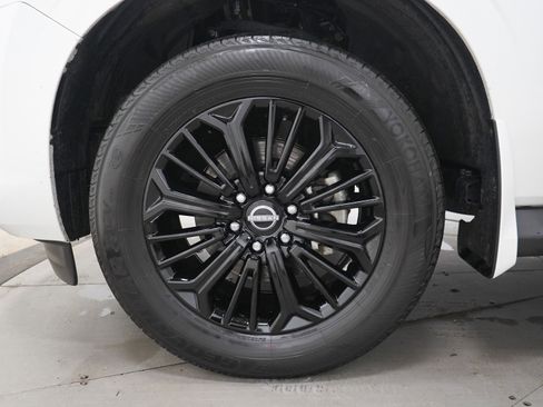 Used 2025 Nissan Armada SL AWD/4WD image 30