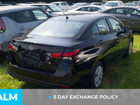 Used 2025 Nissan Versa S FWD image 3
