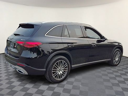 Used 2025 Mercedes-Benz GLC 300 4MATIC image 8