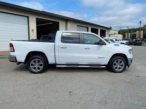 Used 2022 RAM 1500 Big Horn AWD/4WD image 3