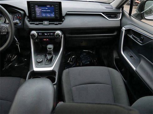 Used 2019 Toyota RAV4 LE image 12