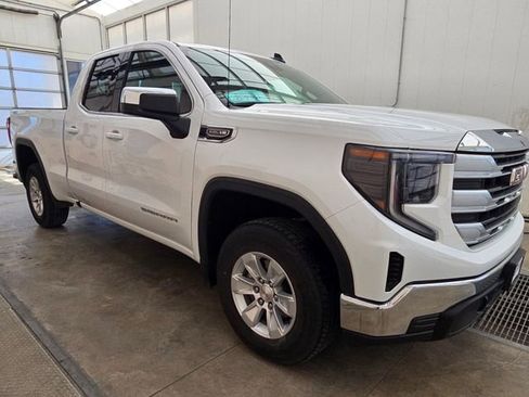 Used 2024 GMC Sierra 1500 SLE w/ Preferred Package image 7