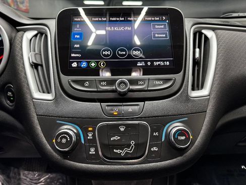 Used 2020 Chevrolet Malibu LS image 24