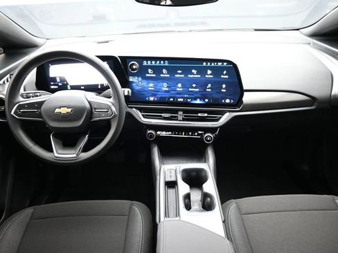 New 2026 Chevrolet Equinox EV LT w/ Midnight Package FWD image 18