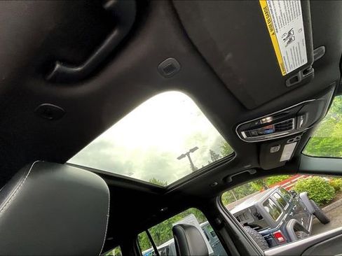 Used 2024 Jeep Grand Cherokee Limited 4xe image 22