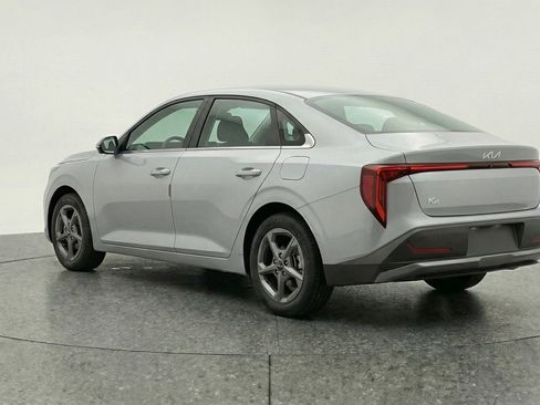 Used 2025 Kia K4 LXS image 6