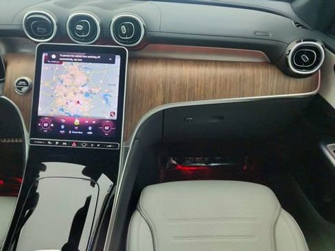 Used 2025 Mercedes-Benz GLC 350e 4MATIC w/ AMG Line image 39